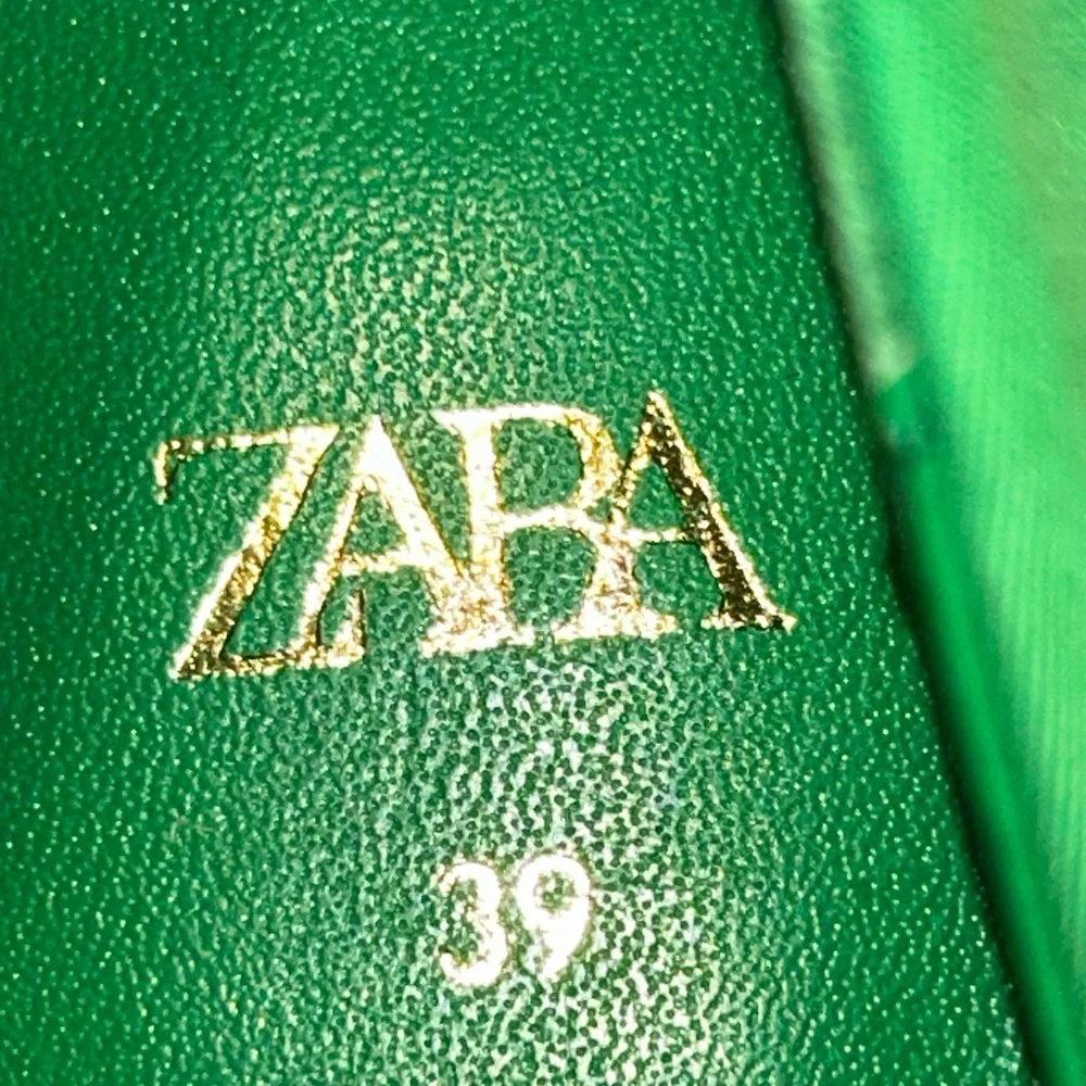Zara Emerald Green Leather with Gold Logo - Picture 5 of 7
